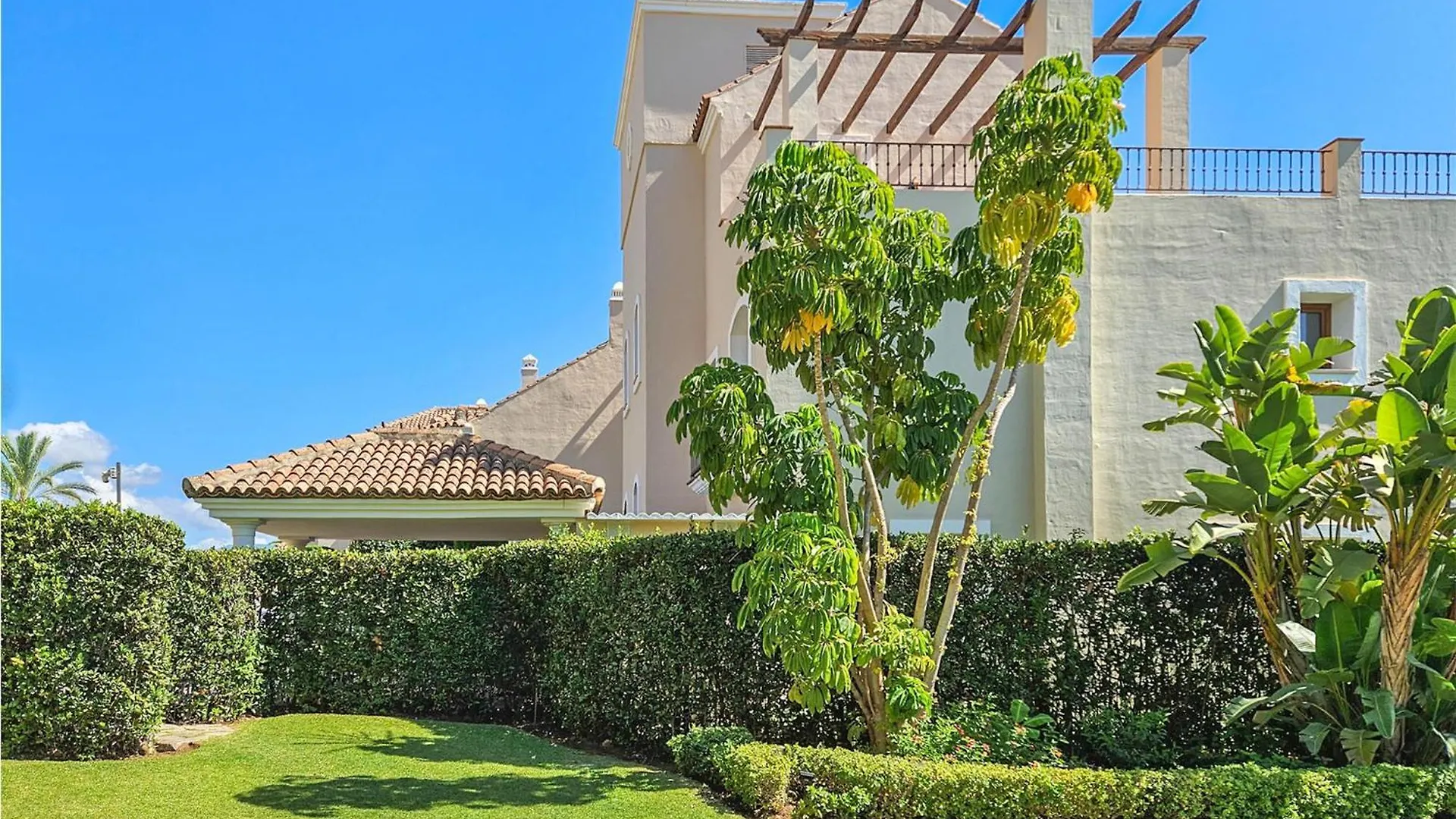 Amazing Home In Benahavis With Swimming Pool 에스테포나 펜션